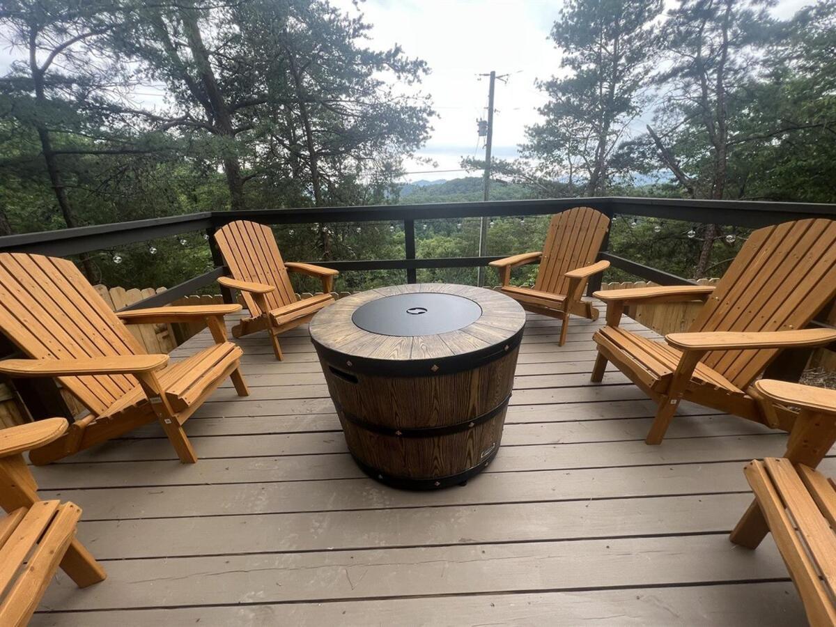 鸽子谷Whiskey Ridge 3 Bdrm Cabin-Firepit, Fenced Yard, Hot Tub别墅 外观 照片